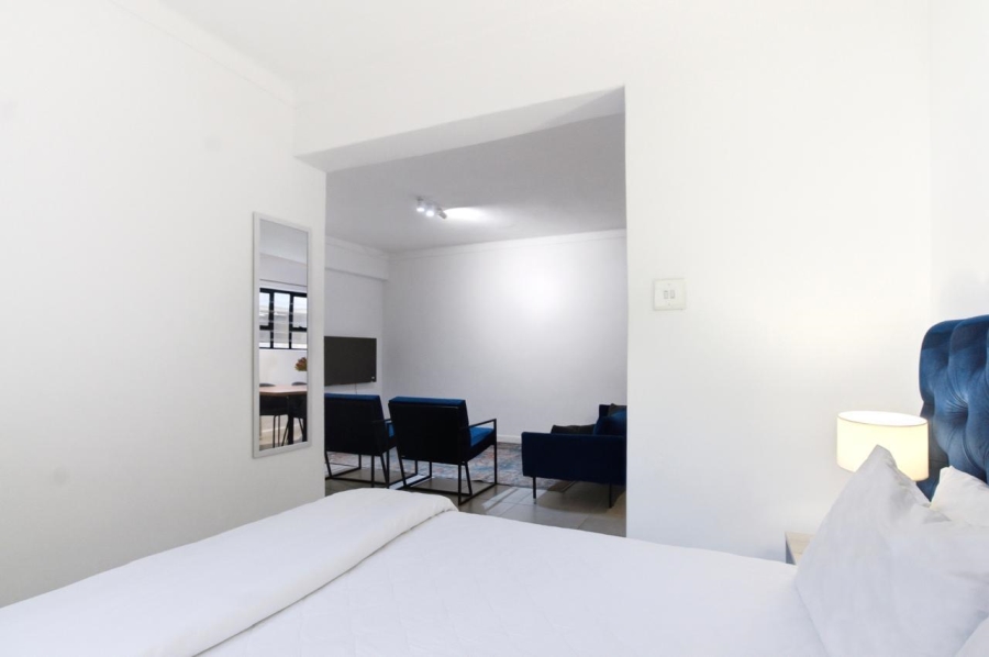 1 Bedroom Property for Sale in Sea Point Western Cape